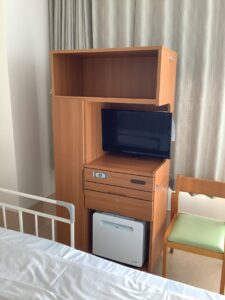 床頭台（冷蔵庫・テレビ）