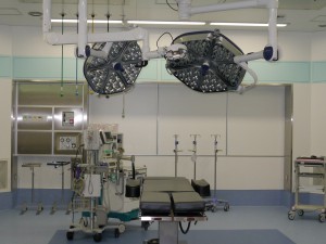 手術室内の機器1